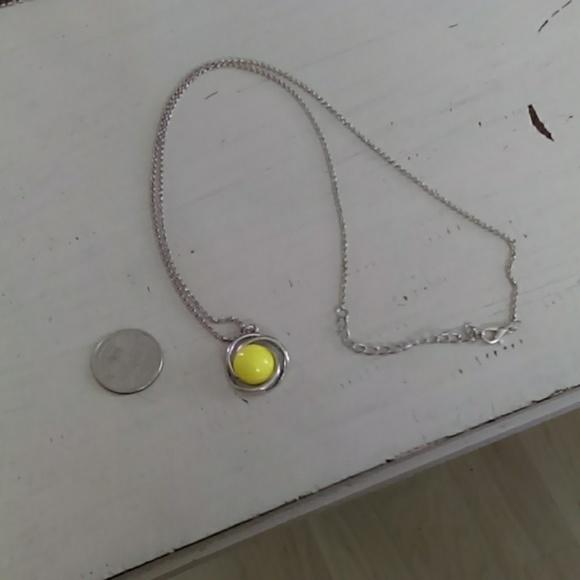 Yellow stone necklace - Picture 2 of 2